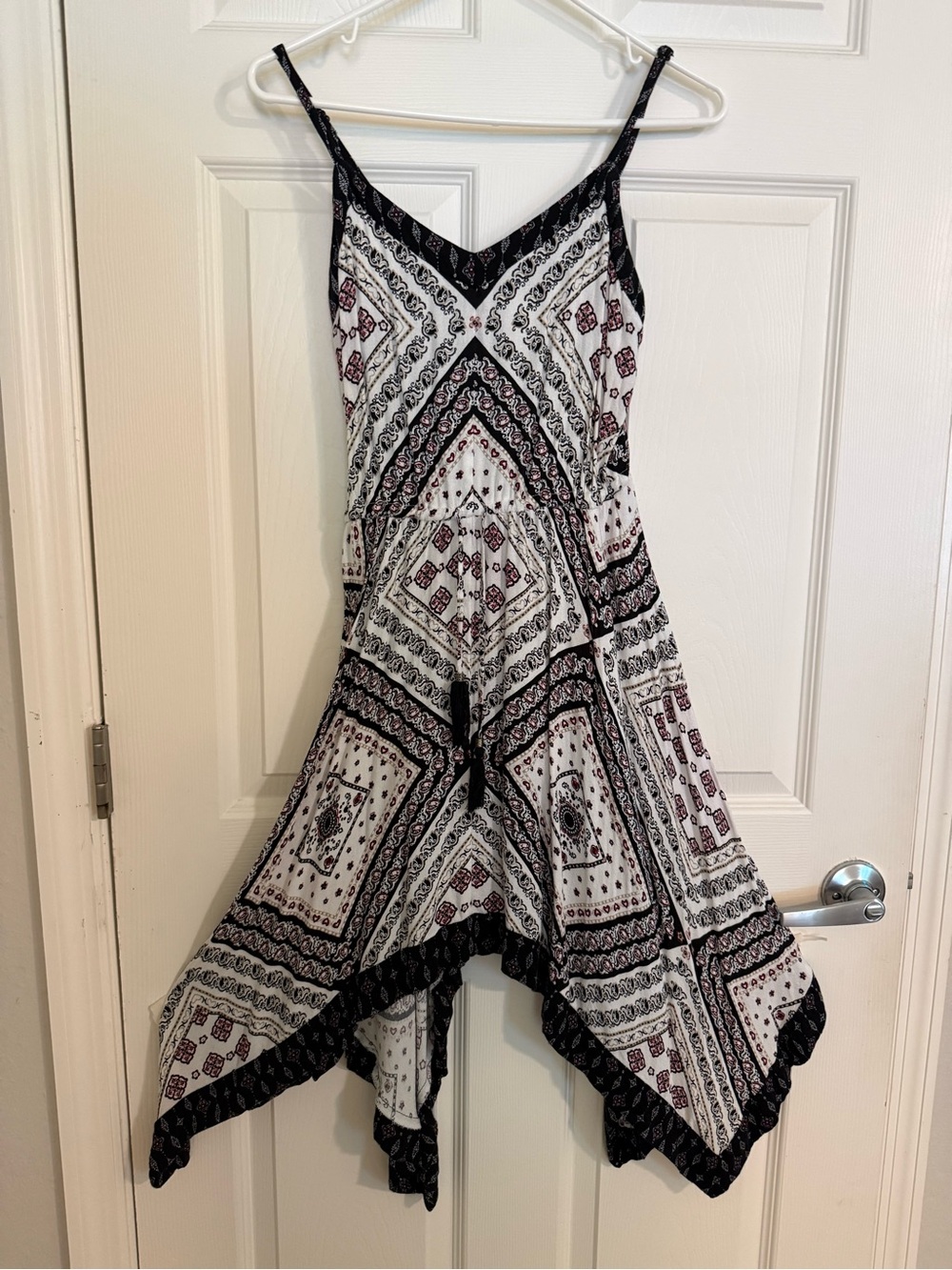 Women’s Black & White Printed Handkerchief Hem Dress
